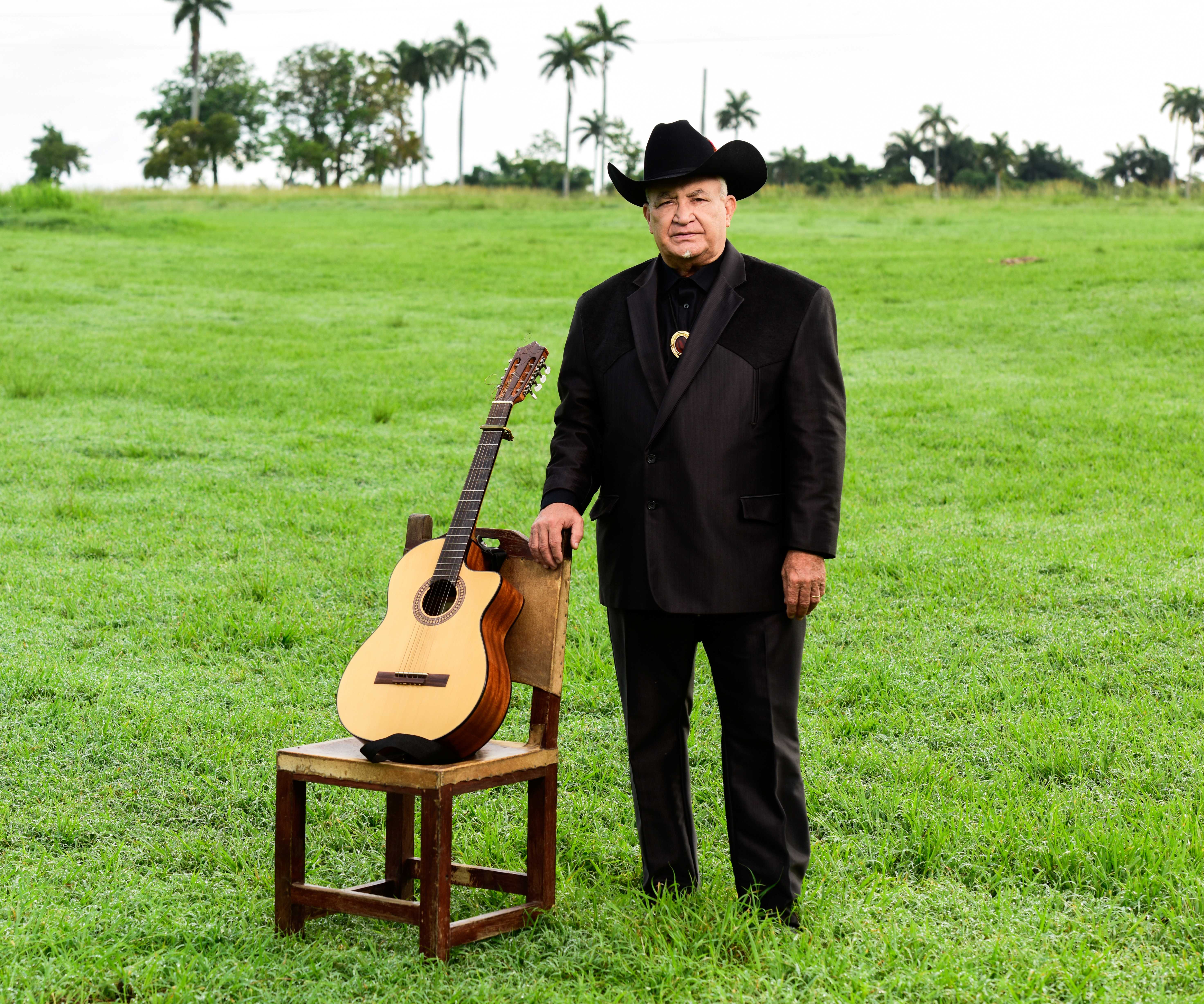 Eliades Ochoa, de Buena Vista Social Club, vuelve a Colombia y recuerda sus inicios