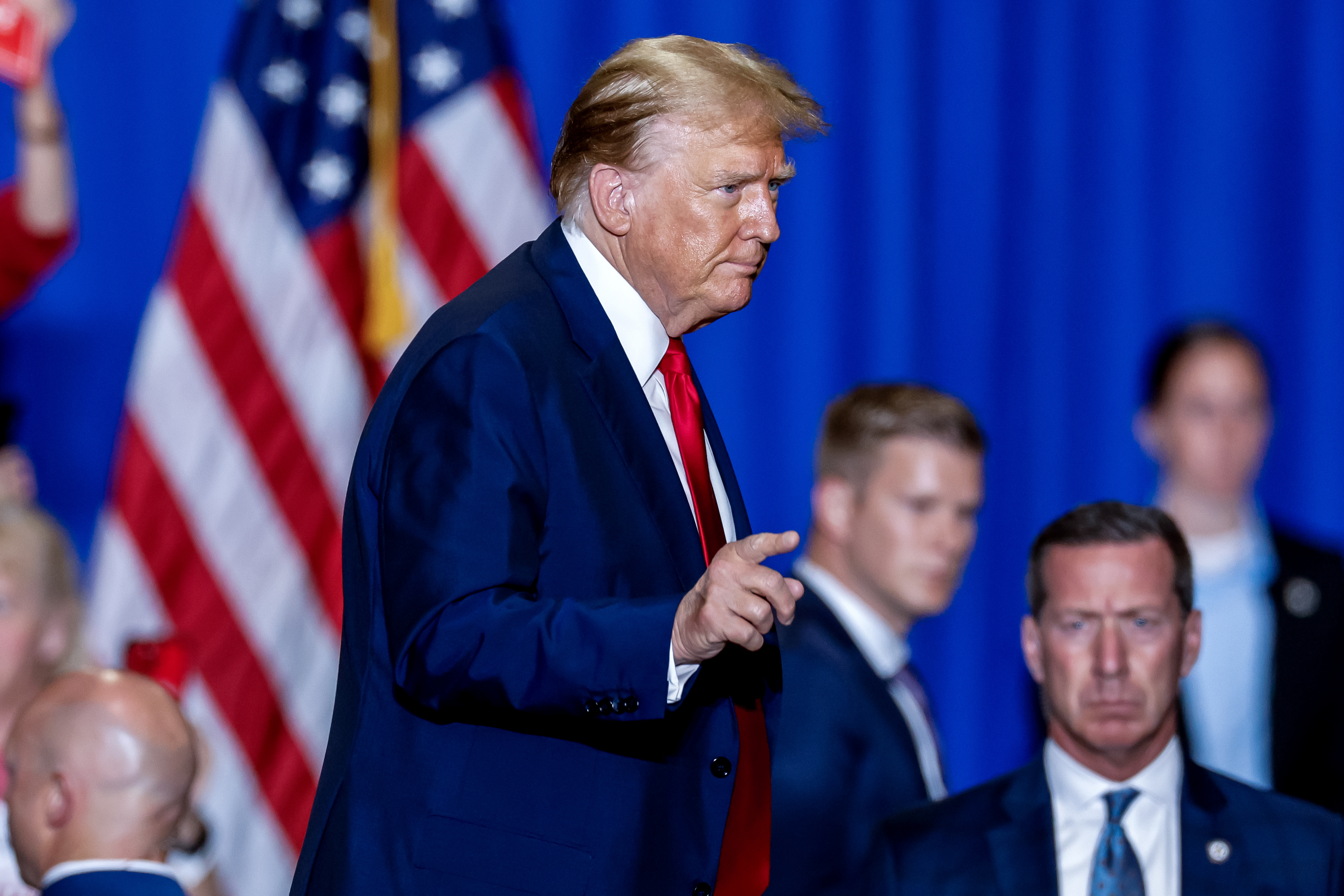 Aplazan juicio contra Trump por presunto pago a exactriz porno