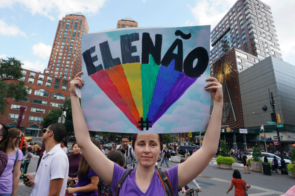 "Él no", el grito de miles de mujeres en Brasil contra Bolsonaro