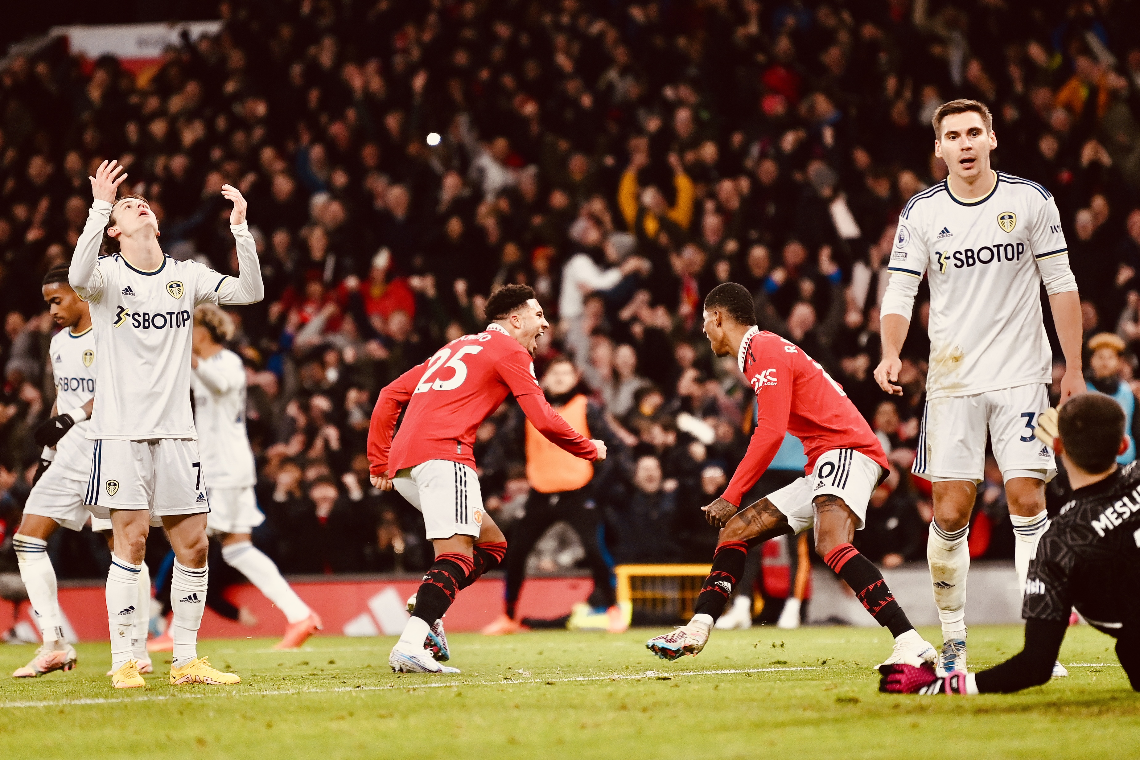 Manchester United salvó un punto ante Leeds en Old Trafford