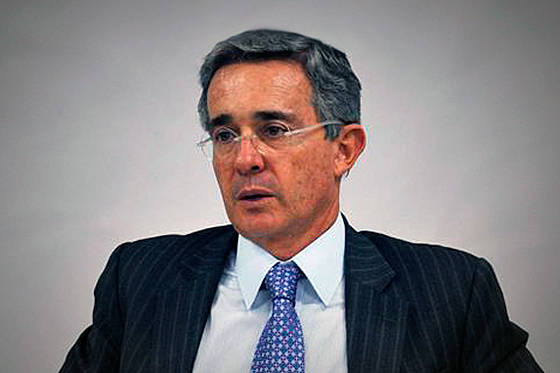 Uribe admite que aceptó facilitación de Lucho en paz pero «sin nada oculto»