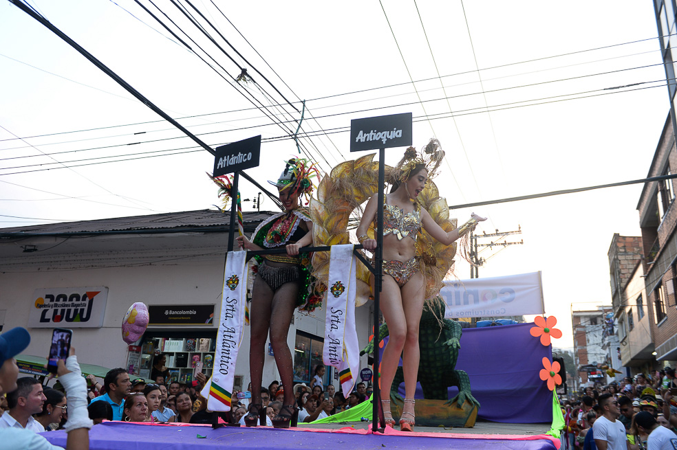 DESFILE DE CARROZAS REINADO NACIONAL DE LA PANELA 2024
