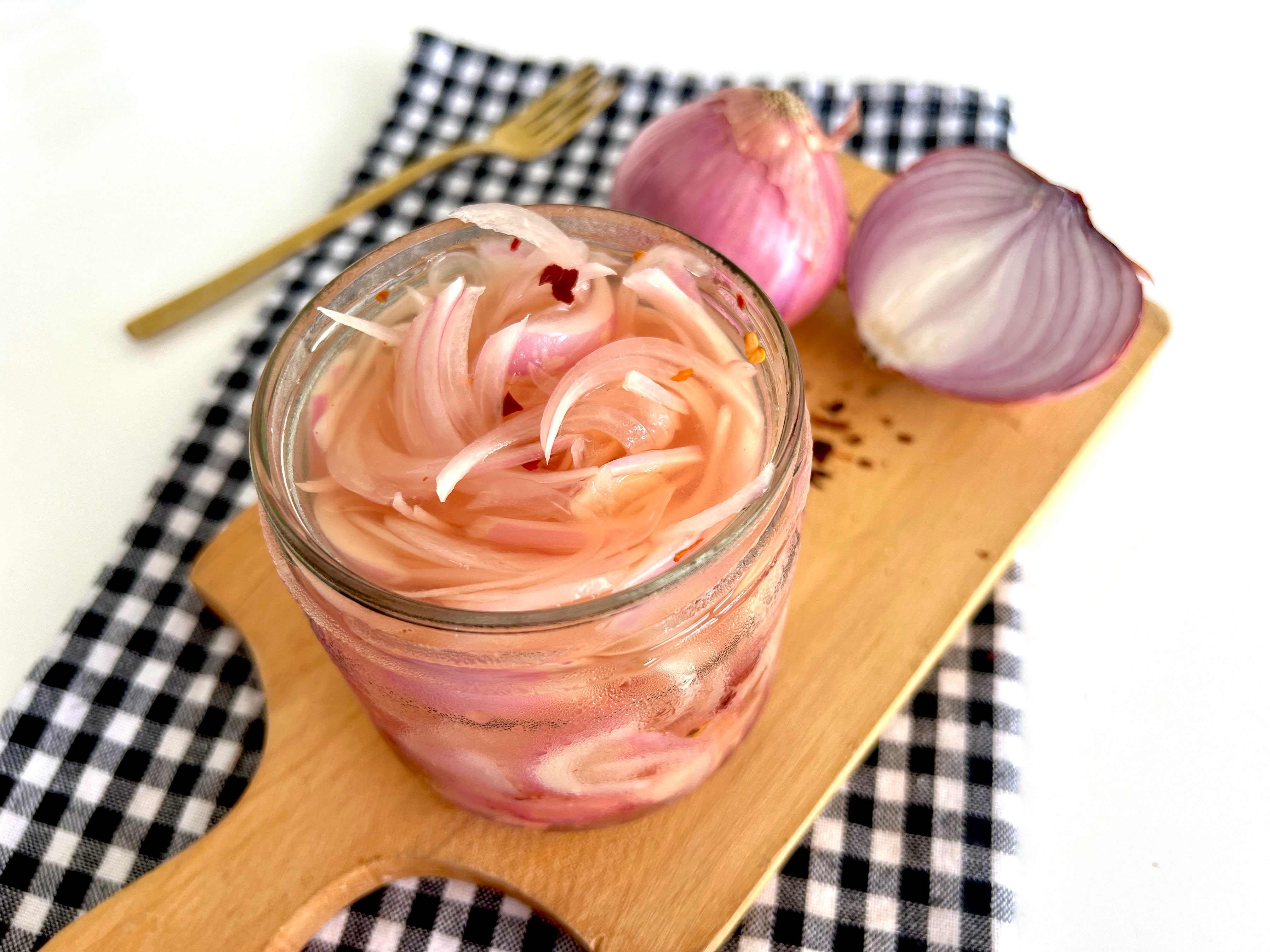 Con seis ingredientes prepara unas ricas cebollas encurtidas