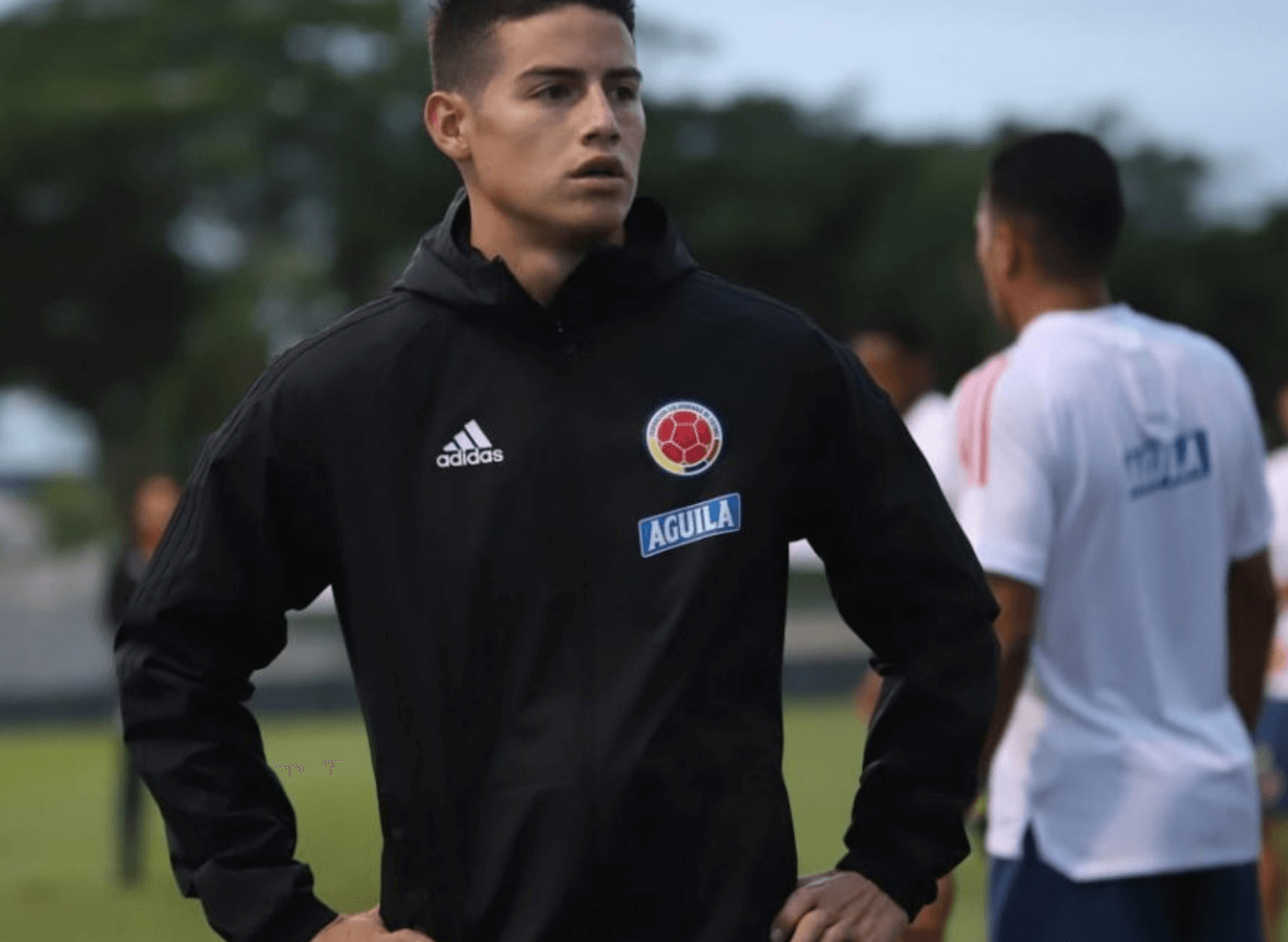Parte médico: James abandonó la concentración de la selección por lesión