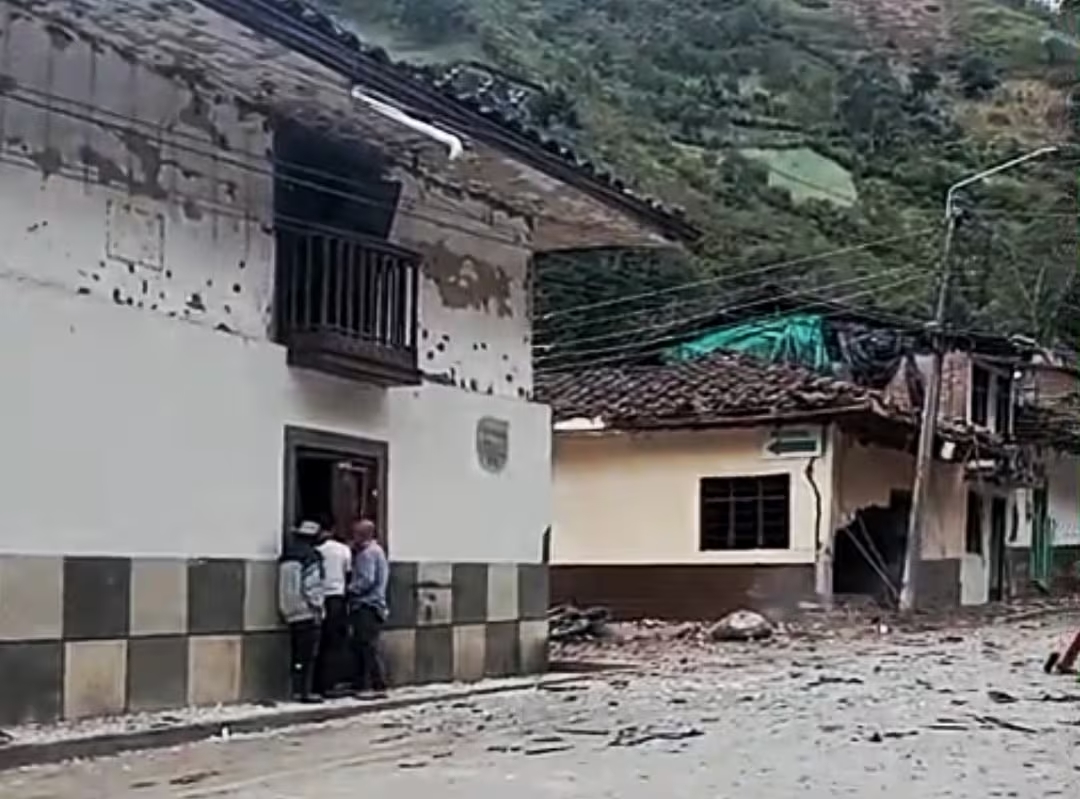Ataque con explosivos a estación de Policía en La Vega (Cauca) dejó varios heridos
