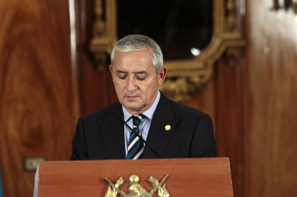 El presidente Molina durante una rueda de prensa este jueves, en la que anunció la destitución de tres de sus ministros. /EFE