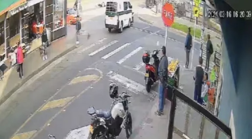 Familia de motociclista atropellado por patrulla de Policía exige justicia