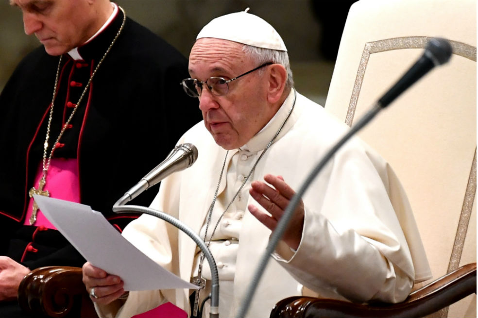 El papa recibe a la cúpula de obispos chilenos tras escándalo de abusos