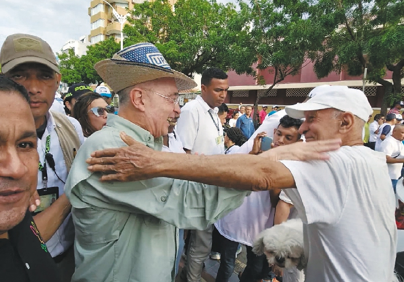 Así le sacan rédito político al expediente Uribe a menos de un mes de las elecciones
