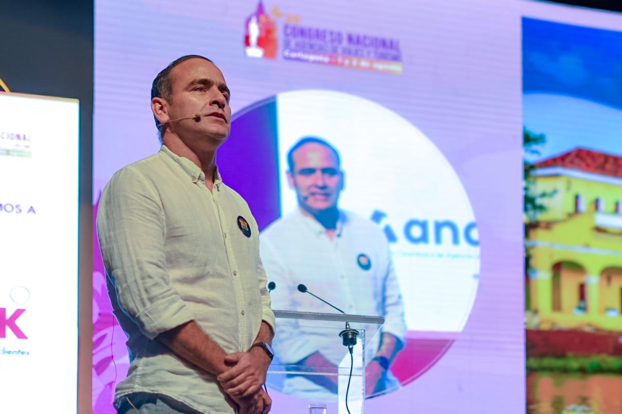 De igual forma, Humberto Barona, director técnico de turismo de la 
Gobernación de Bolívar, realizó la presentación del departamento como destino turístico.