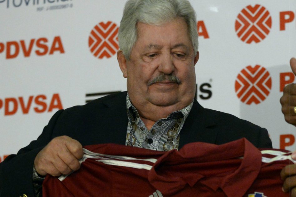 La denuncia contra Platini es maniobra de Blatter: Rafael Esquivel