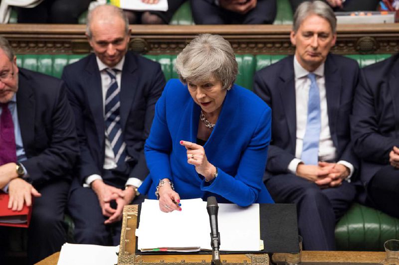 ¿Qué hay detrás de la pelea entre Theresa May y Jeremy Corbyn?