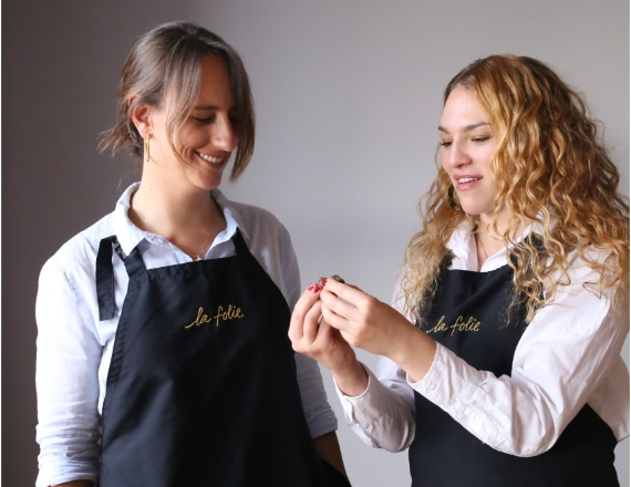 Ellas envían mensajes de amor, amistad y gratitud a través de brownies