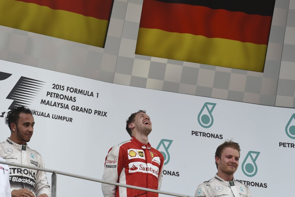 Sebastian Vettel logró su primera victoria con Ferrari. Foto: AFP