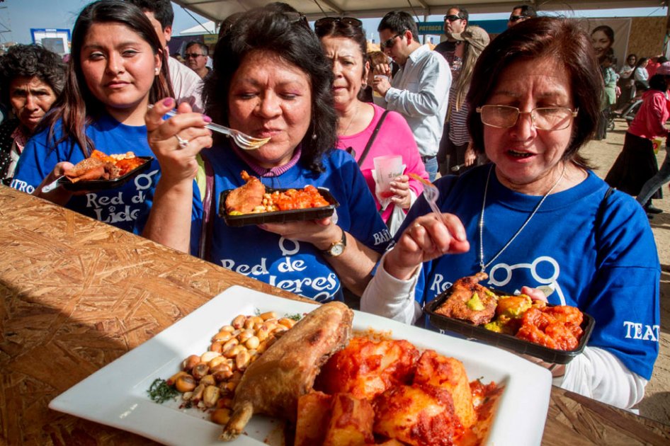 Representantes de asociaciones de animales expresaron su rechazo a la oferta culinaria gatuna por consideran que su consumo puede ser también un problema sanitario.