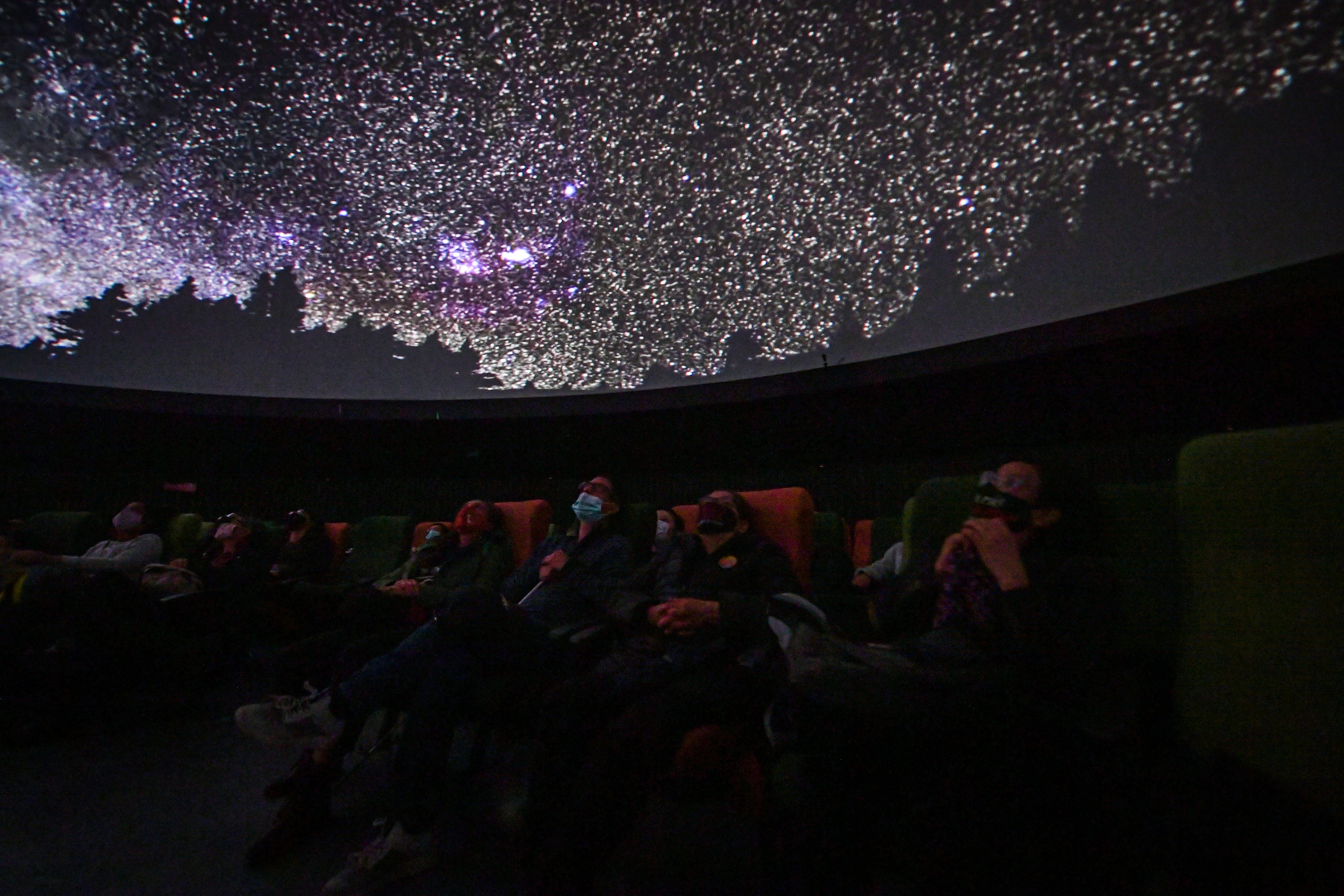 Dónde ver el eclipse, festivales y más eventos para asistir este puente en Bogotá