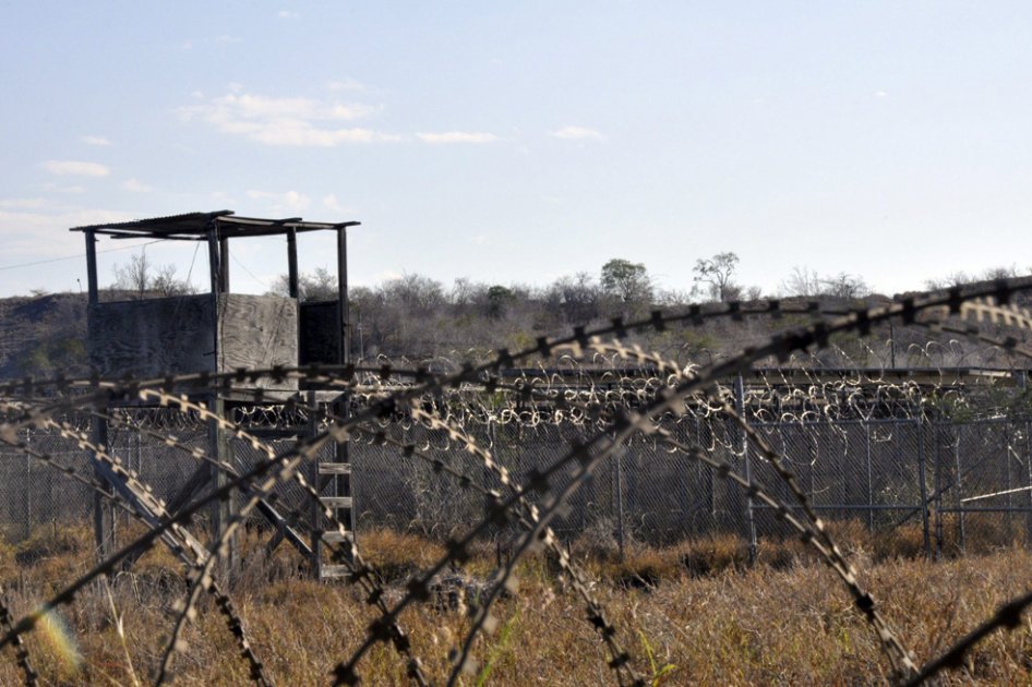 EE.UU. transfiere a cuatro presos de Guantánamo