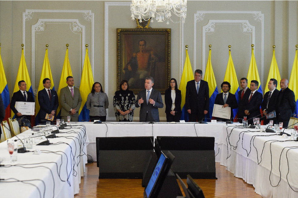 Santos disipa rumores sobre crisis en diálogos con el Eln