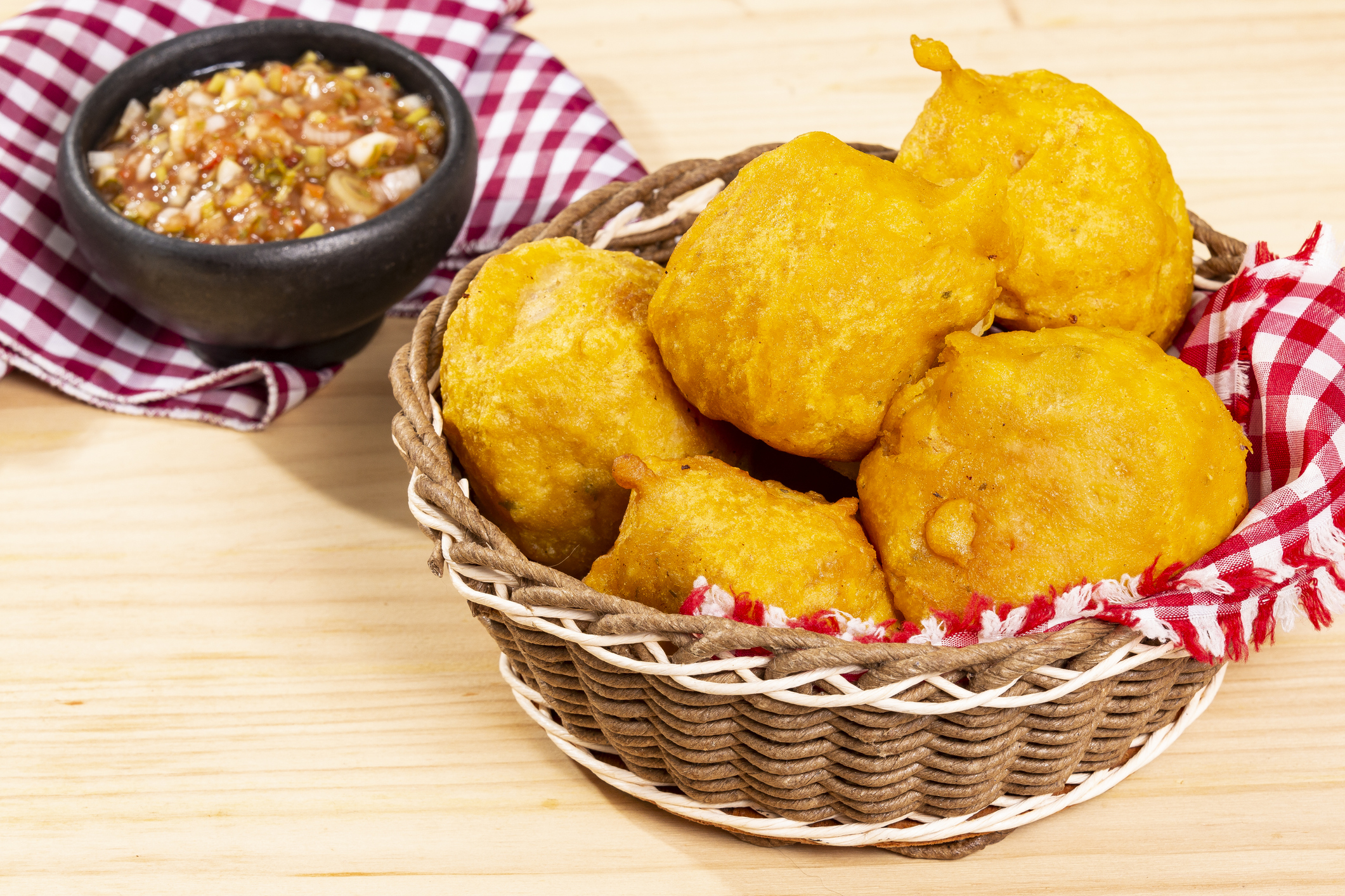 Papas rellenas colombianas crocantes