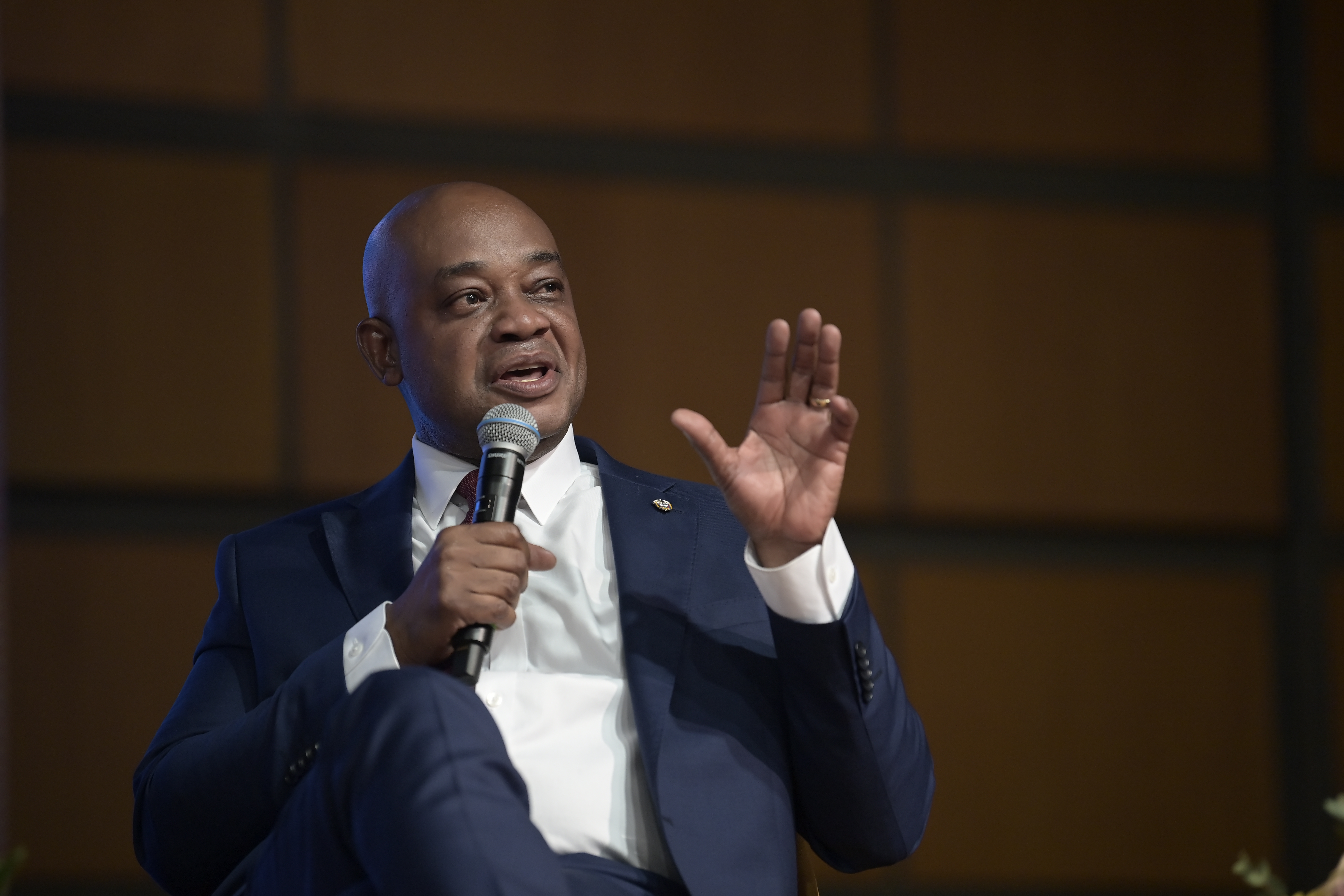 Luis Gilberto Murillo se bajará de su candidatura para apoyar a Iván Cepeda