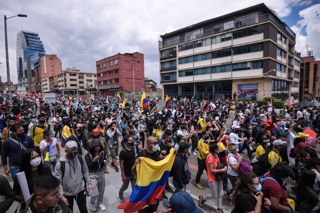 Así se vivieron los disturbios en la Plaza Bolívar, por protestas del Paro Nacional y del 1° de mayo