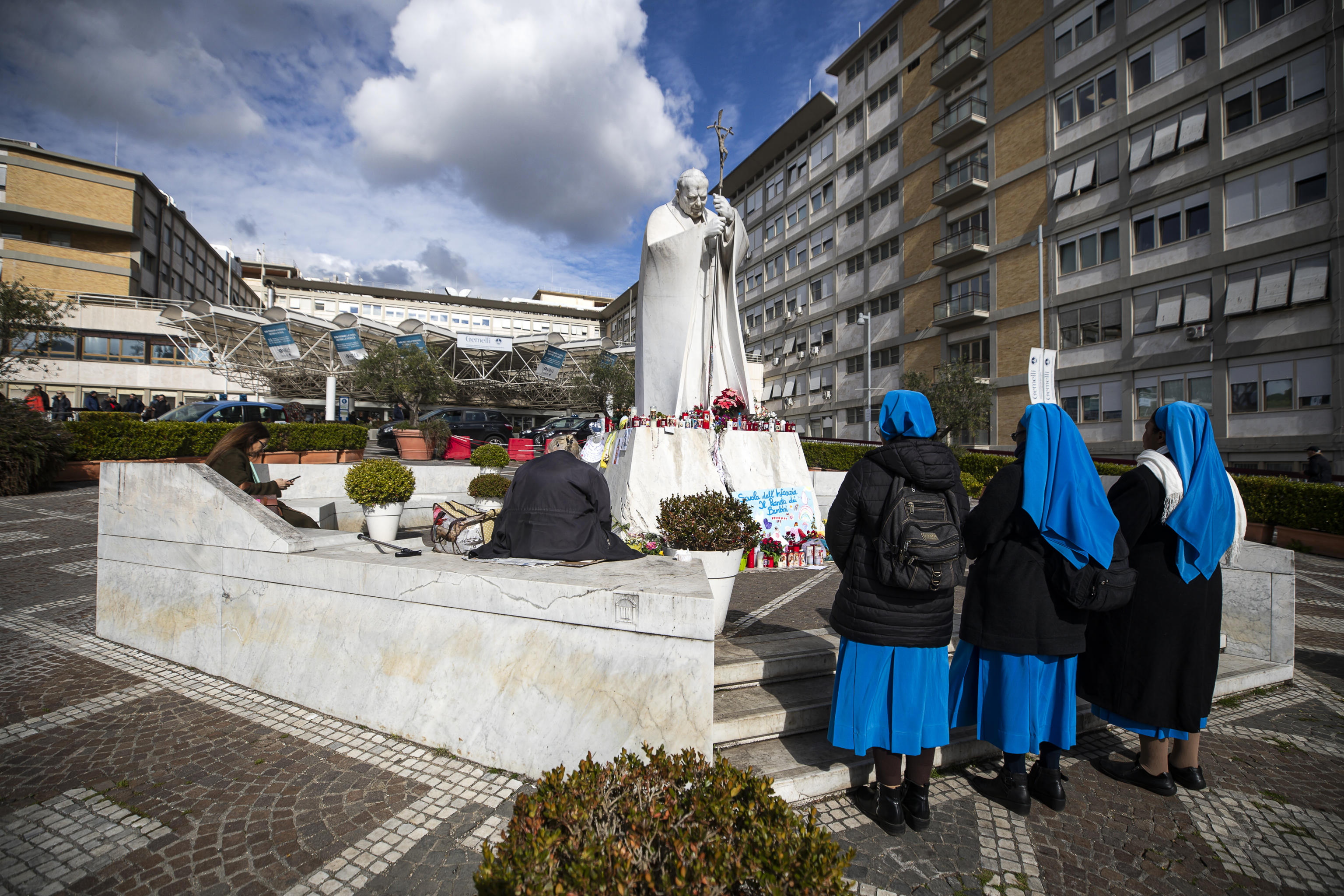 El papa no ha sufrido más crisis respiratorias y el broncoespasmo no afectó otros órganos