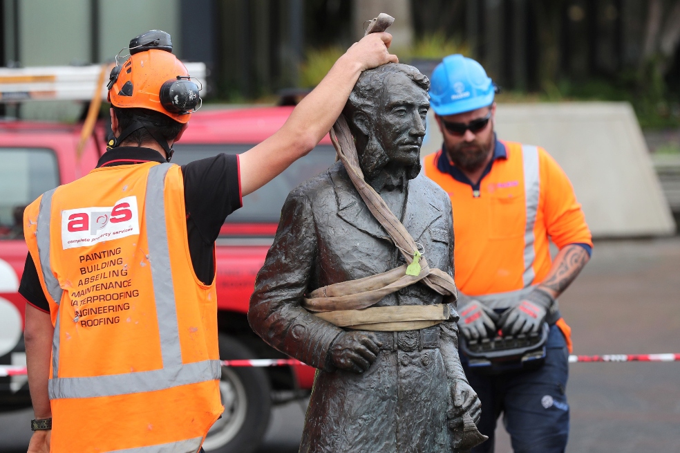 Nueva Zelanda también empieza a retirar sus estatuas por protestas contra el racismo