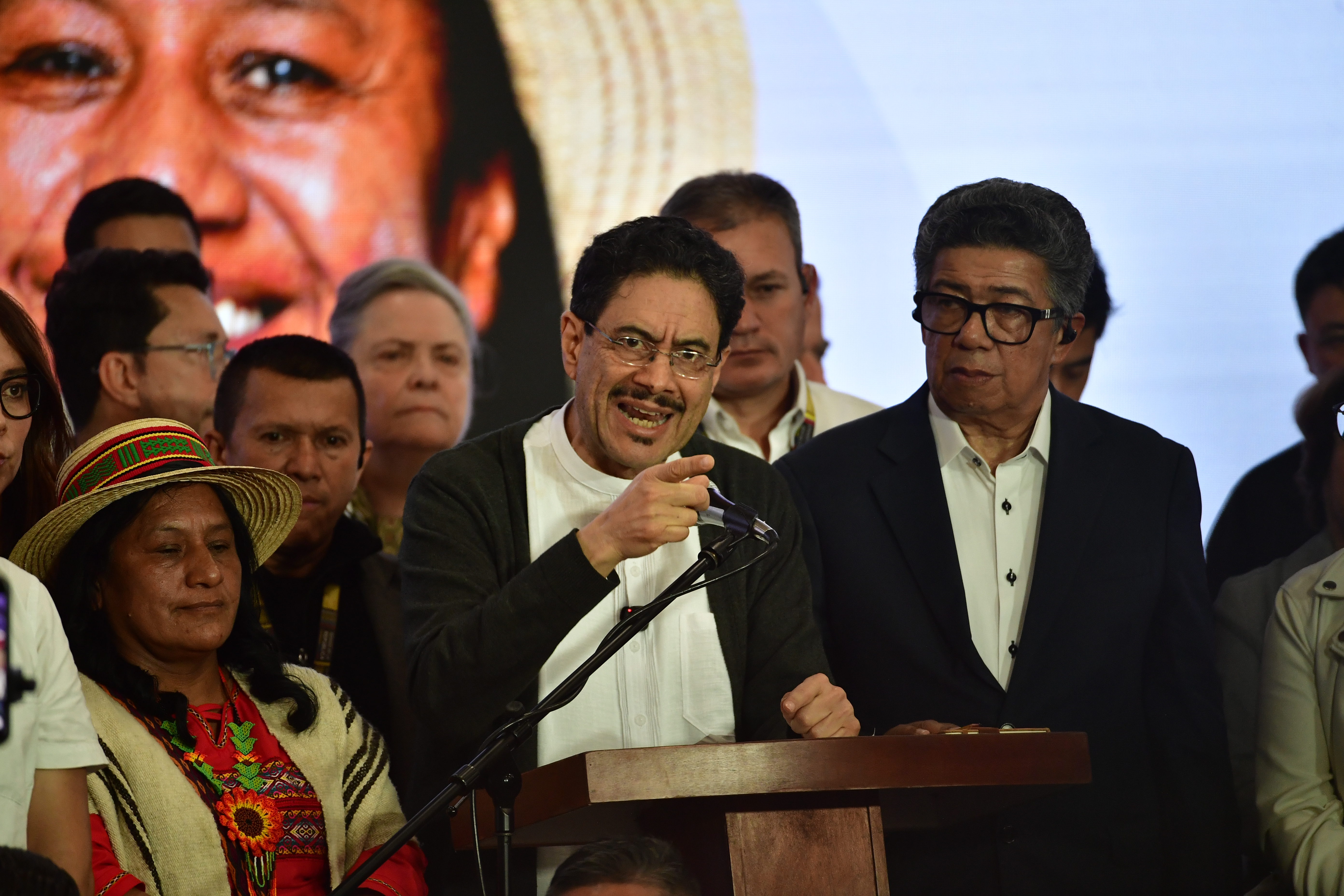 Cepeda suma apoyos presidenciales de nuevos partidos: así se repartieron para segunda vuelta