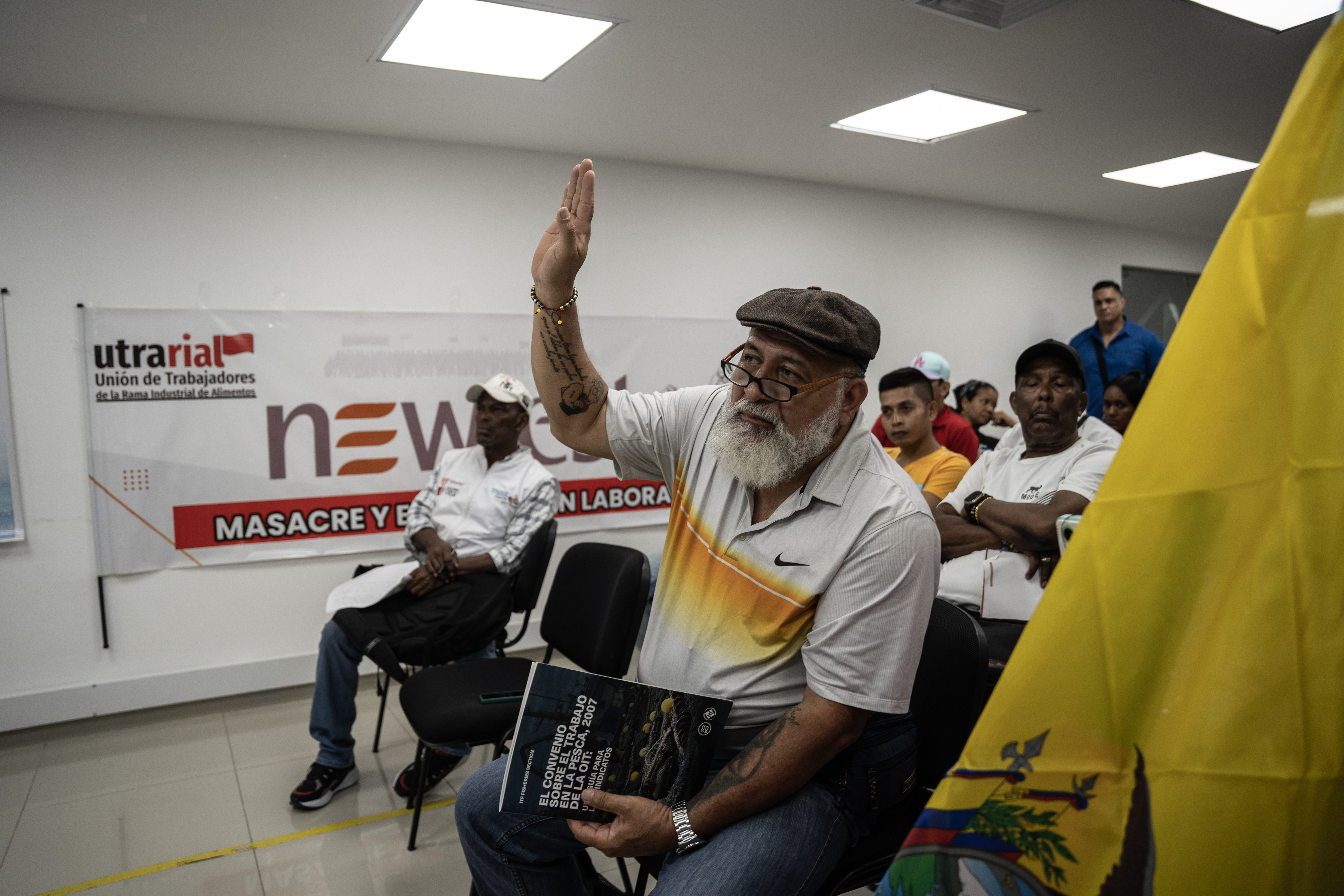 Los marineros llevaron la protesta al Ministerio del Trabajo y exigieron reunirse con la viceministra de Relaciones Laborales e Inspección.