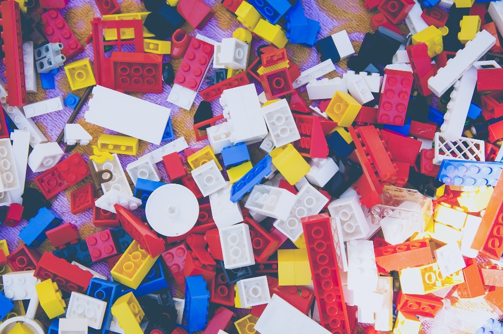 Lego dejará de envolver sus fichas en bolsas plásticas