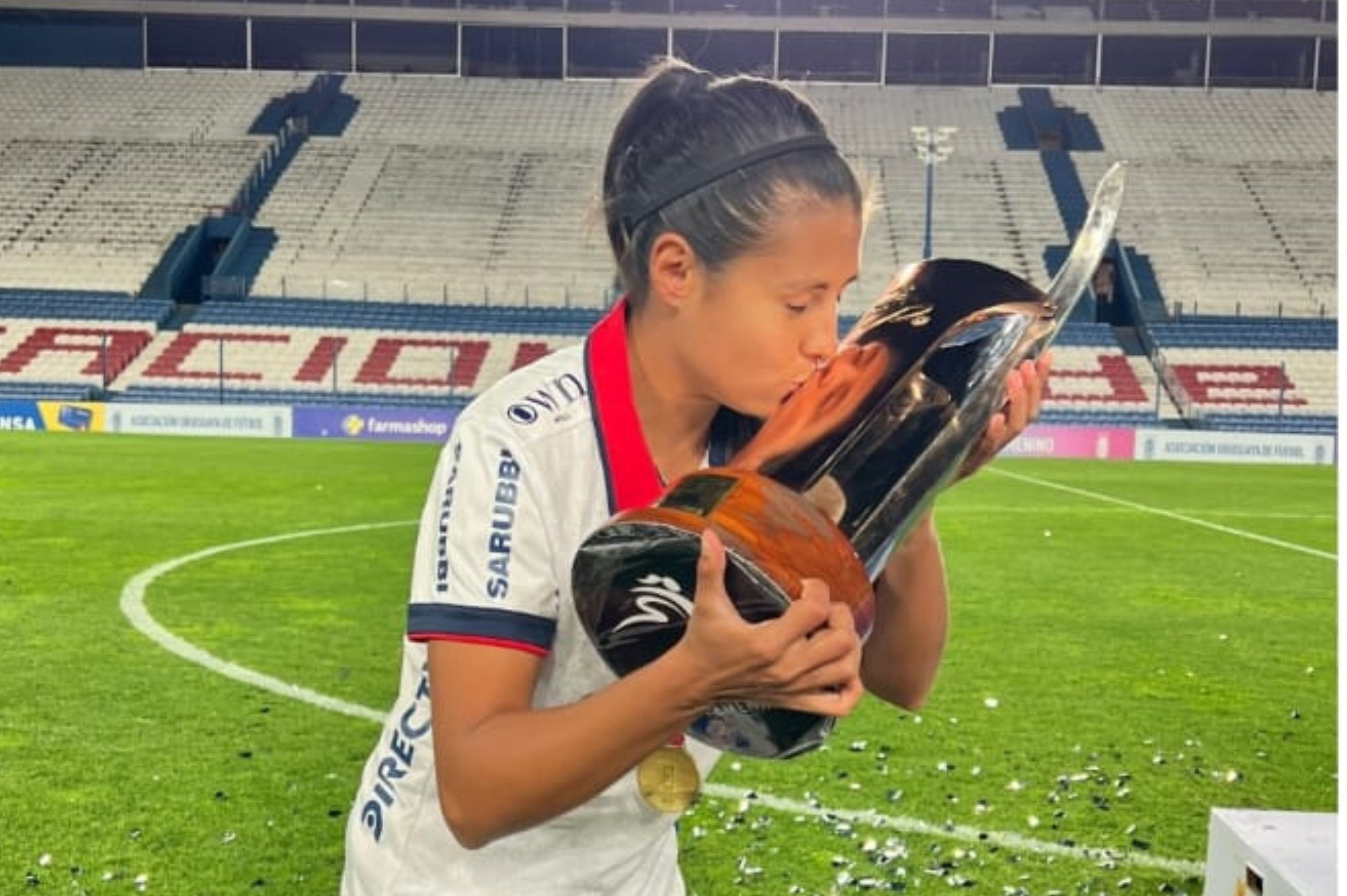 Dos colombianas, campeonas del fútbol uruguayo con Nacional de Montevideo
