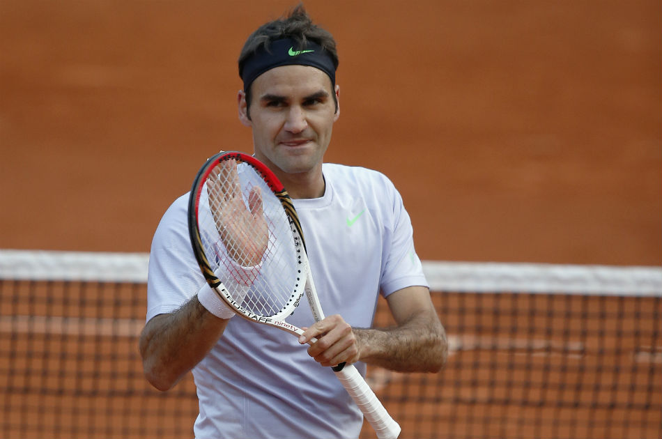 Federer gana en cinco sets y se medirá en cuartos contra Tsonga