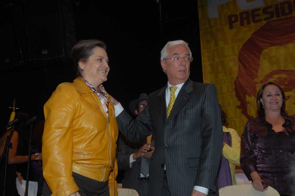 La presidenta del Polo Clara López y el senador Jorge Enrique Robledo. / Archivo