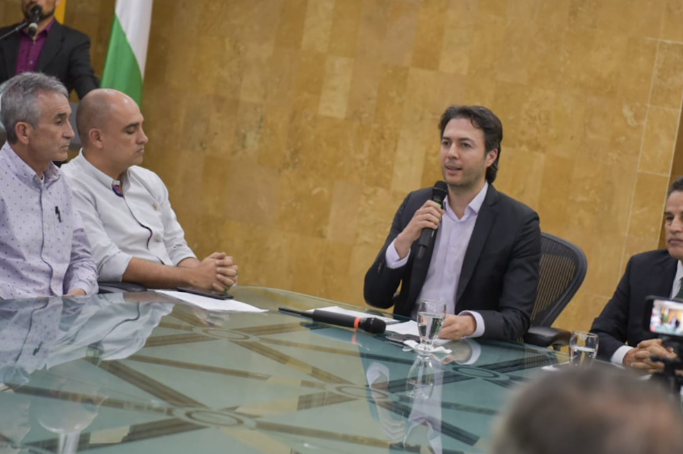 Medellín levanta pico y placa ambiental, y decreta emergencia sanitaria por el coronavirus