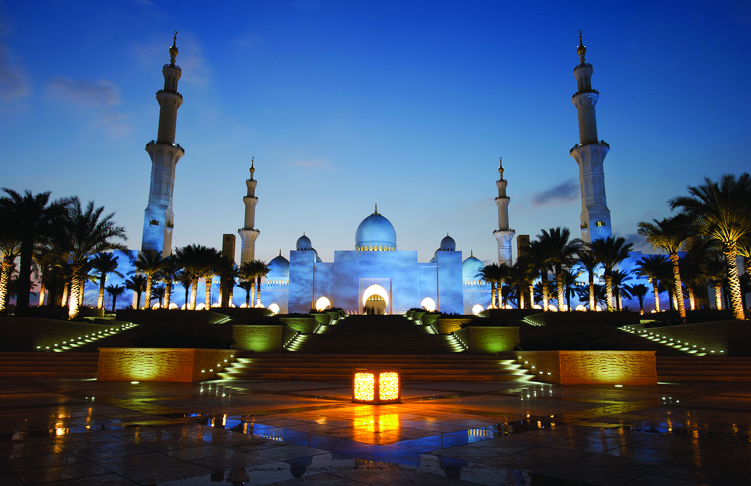 Vista principal de la gran Mezquita de Abu Dabi. Cortesía: WAM- Abdulla Mohamed Ali Alsuwaidi