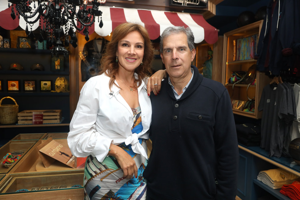 Claudia Motta y Pedro Felipe Scarpetta ( gte cumbia House)