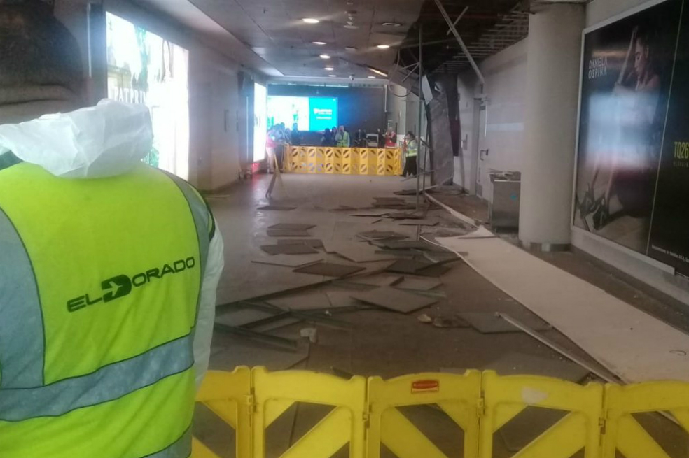Por fuerte granizada en Bogotá se desplomó cielo raso de Aeropuerto El Dorado