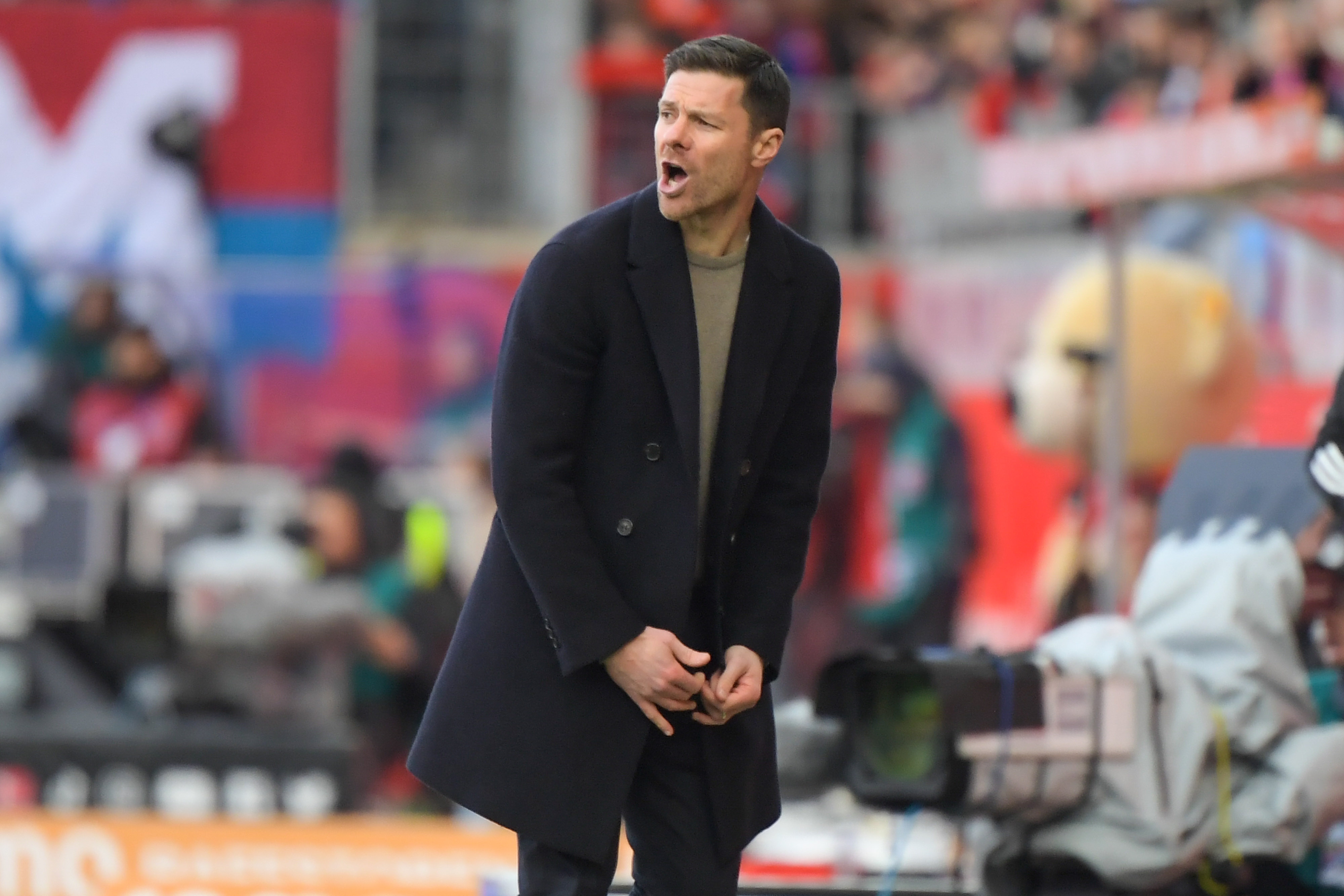 Heidenheim (Germany), 17/02/2024.- Head coach Xabi Alonso of Bayer 04 Leverkusen reacts during the German Bundesliga soccer match between 1. FC Heidenheim 1846 and Bayer 04 Leverkusen in Heidenheim, Germany, 17 February 2024. (Alemania) EFE/EPA/EDUARD MARTIN CONDITIONS - ATTENTION: The DFL regulations prohibit any use of photographs as image sequences and/or quasi-video.