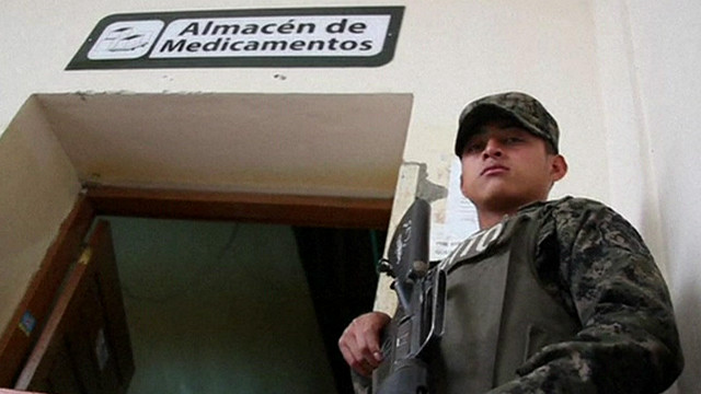 Hospitales de Honduras militarizados tras escándalo que envuelve al presidente