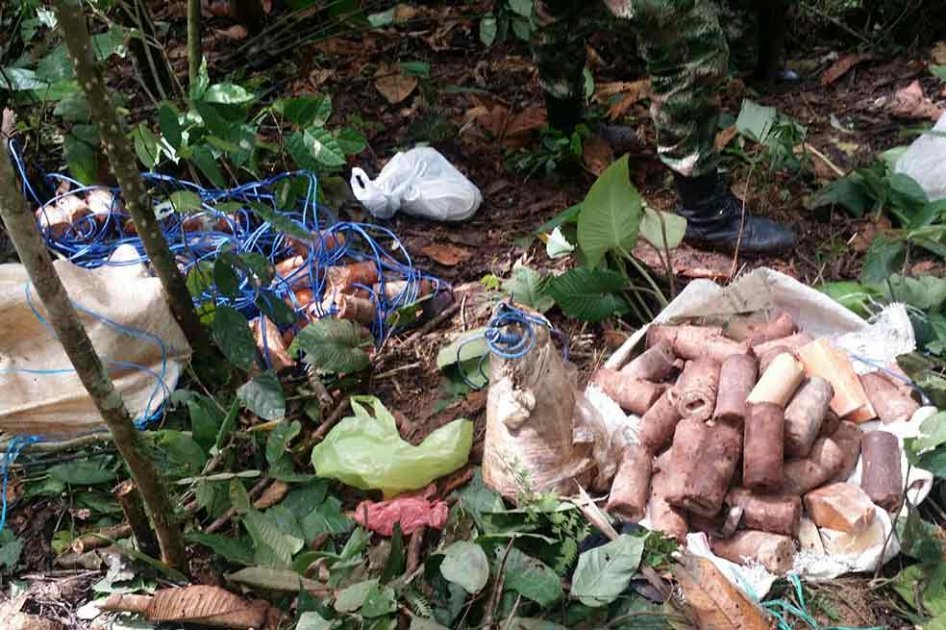 Hallan más de 200 kilos de explosivos que Farc ocultaban en caleta bajo tierra