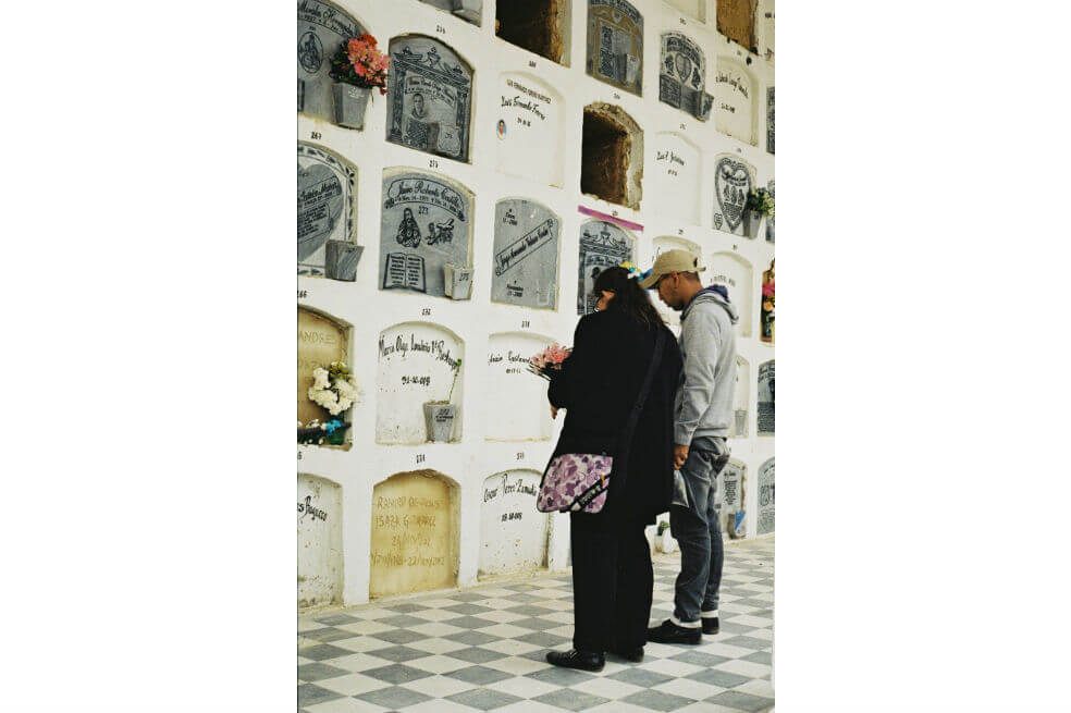El hombre, su imagen dorada (III)