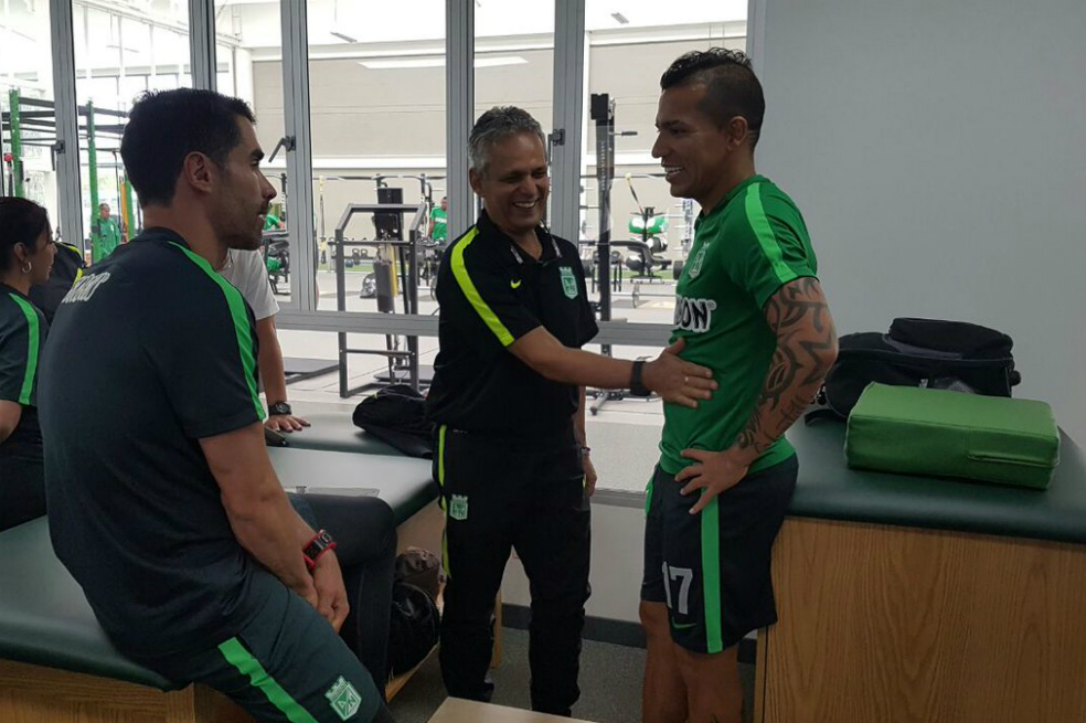 De sorpresa: así llegó Reinaldo Rueda al entrenamiento de Nacional