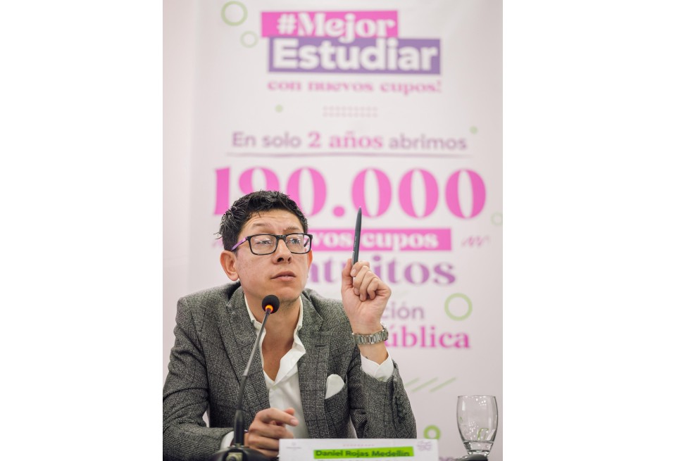 El ministro de Educación, Daniel Rojas, presentó los datos de la educación superior en el país. Señaló que la Tasa de Tránsito Inmediato creció en todo el territorio en el 2024 en un 45,94%.