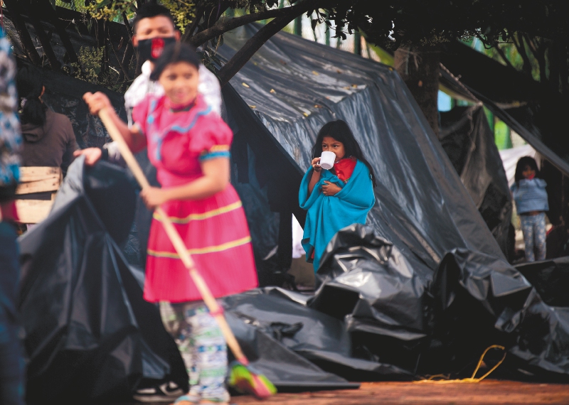 La otra cara del desplazamiento de los embera en Bogotá