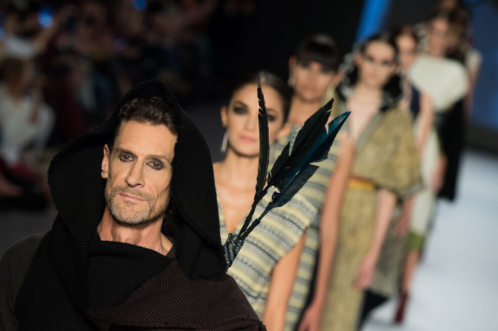Adriana Santacruz reinventa la ruana con su colección ‘Geometría’