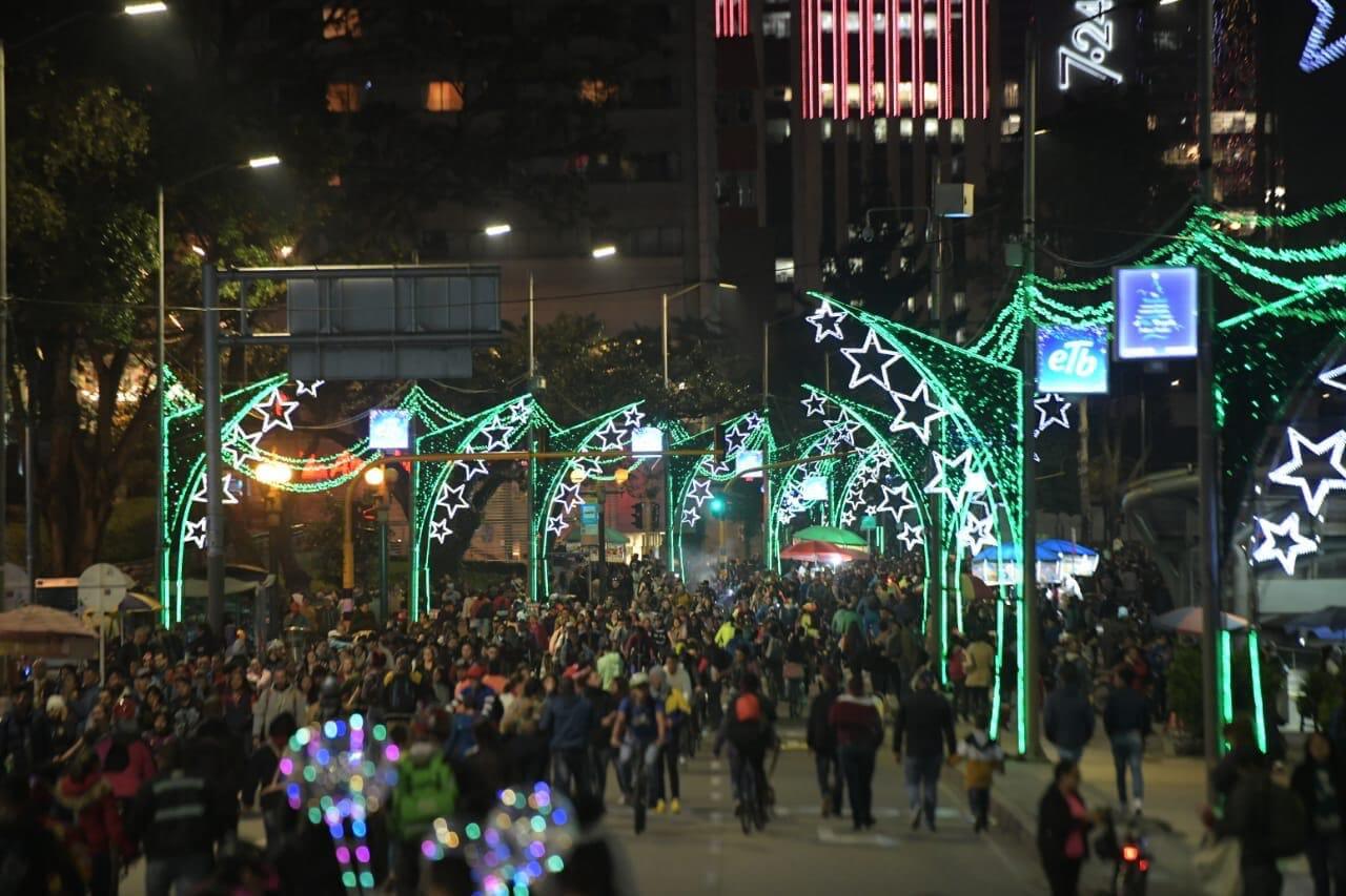 Más de 3 millones de personas salieron a la Ciclovía Nocturna, según la Alcaldía de Bogotá