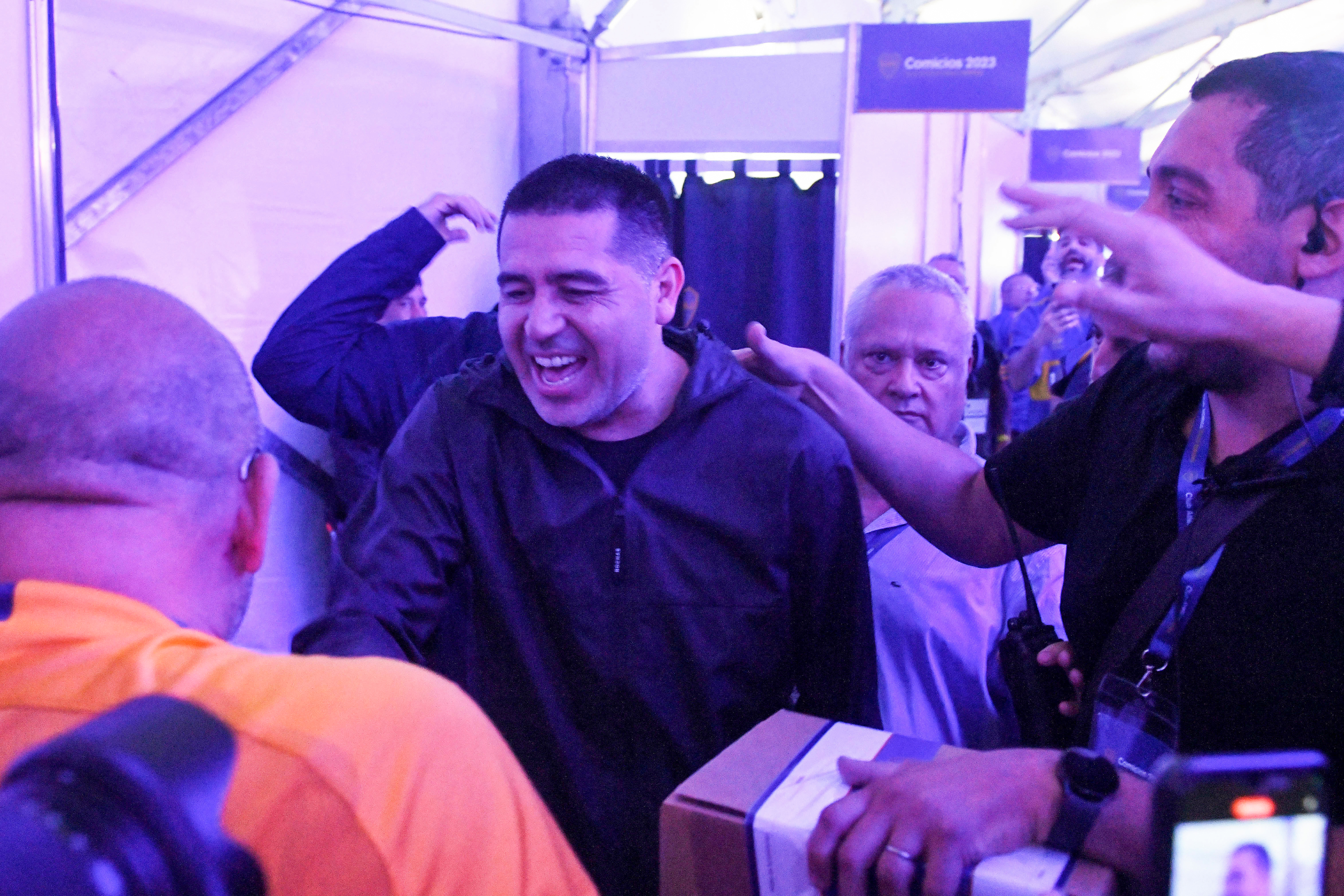 Riquelme venció a Macri y se consagró presidente de Boca Juniors
