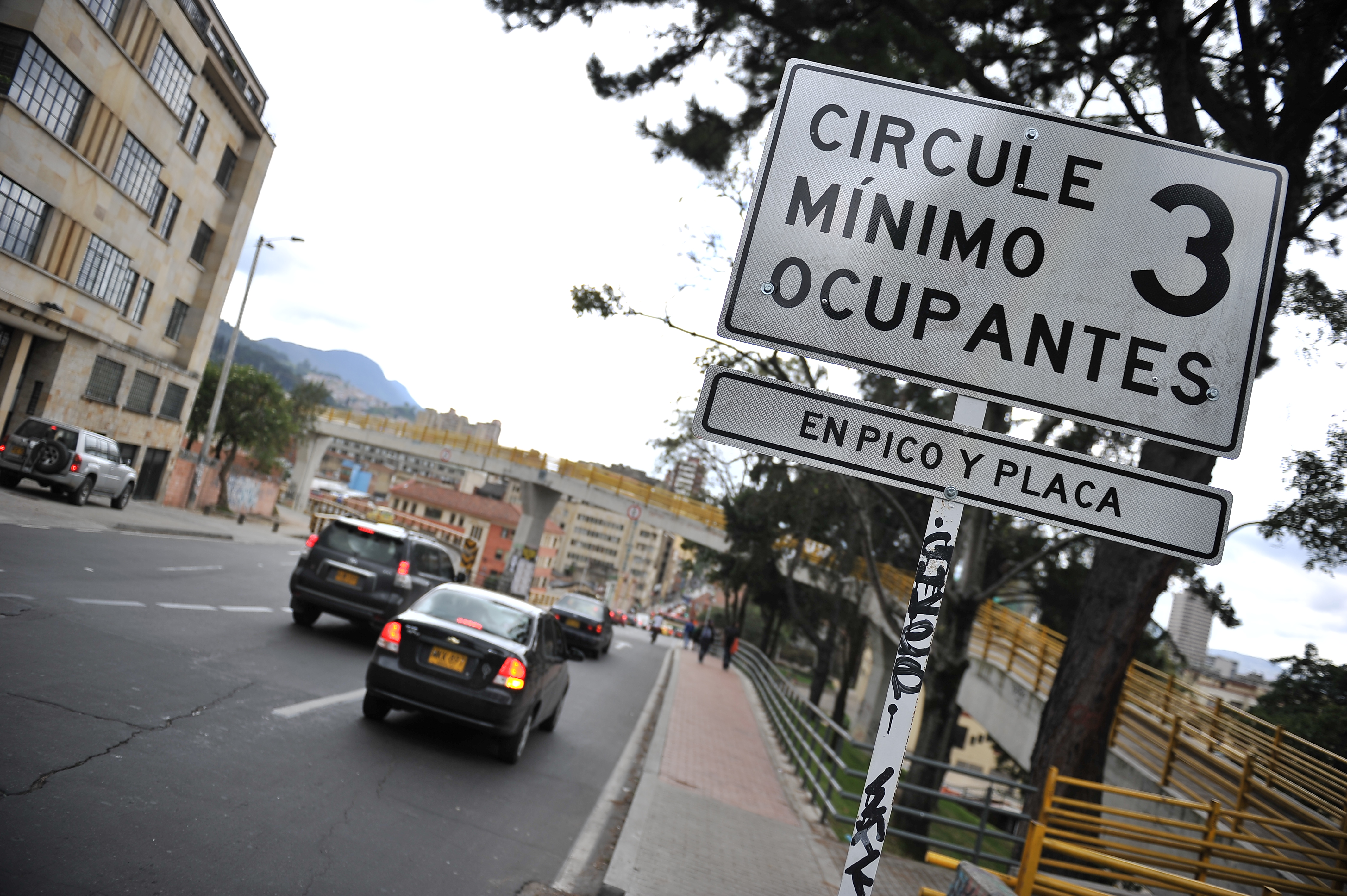 Pico y placa: ¿puedo sacar mi carro este 26 de enero en Bogotá?