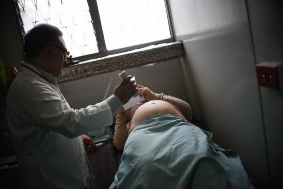 Estos son los riesgos de sufrir problemas de tiroides si eres niño o estás embarazada
