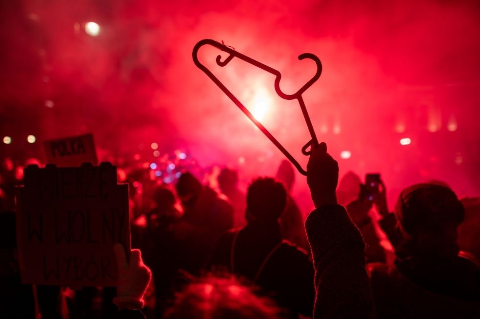 Manifestantes en Polonia prometen seguir luchando contra la prohibición del aborto